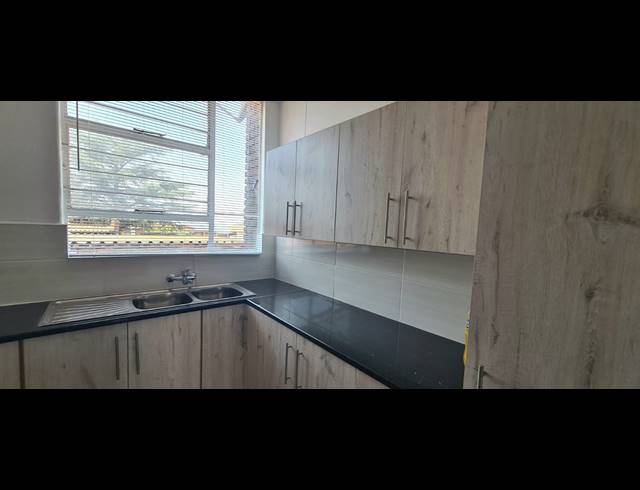 2 BEDROOM TOWNHOUSE FOR SALE IN SOUTH CREST